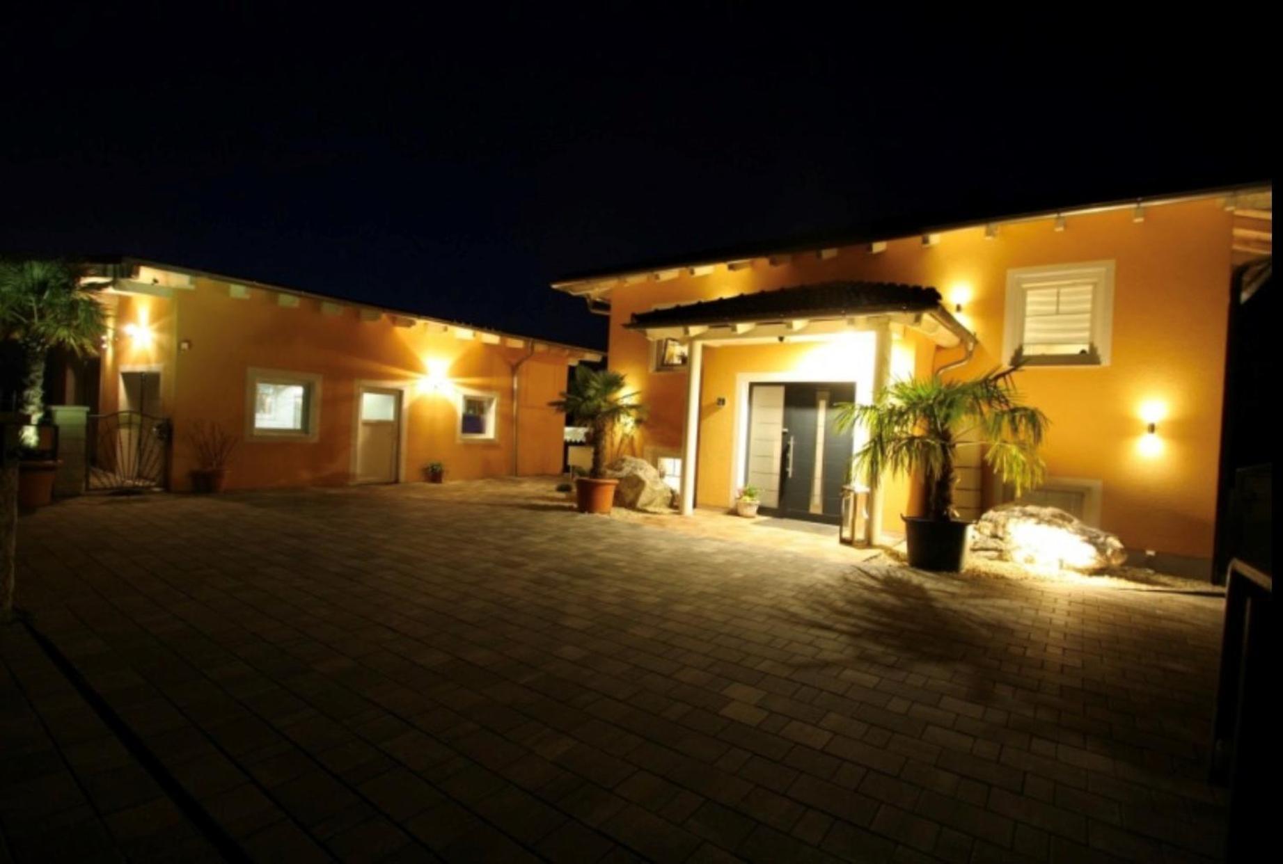 Villa 5 Sterne Centurion 2 Pools 86 Zoll Tv Aldersbach